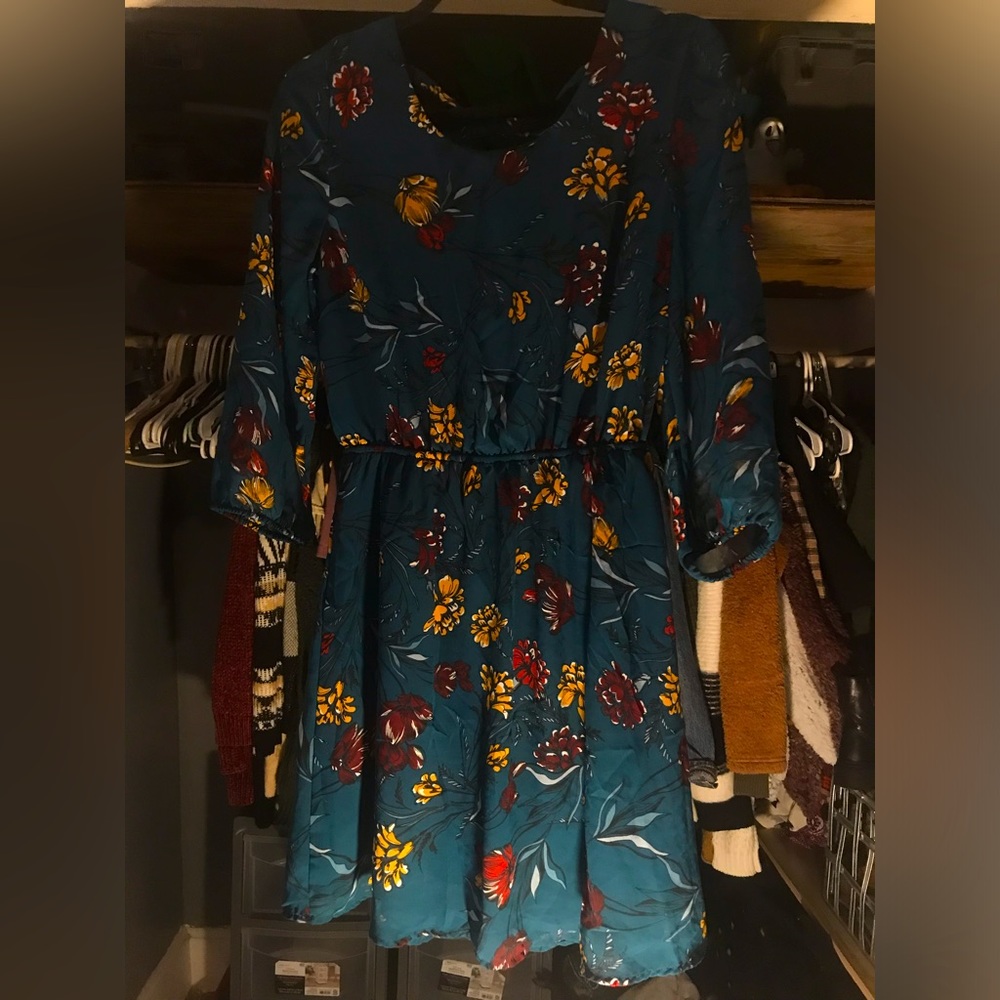 MAURICES TEAL FLORAL PRINT LONG SLEEVE OPEN BACK DRESS !SIZE SMALL ! WORN ONCE !